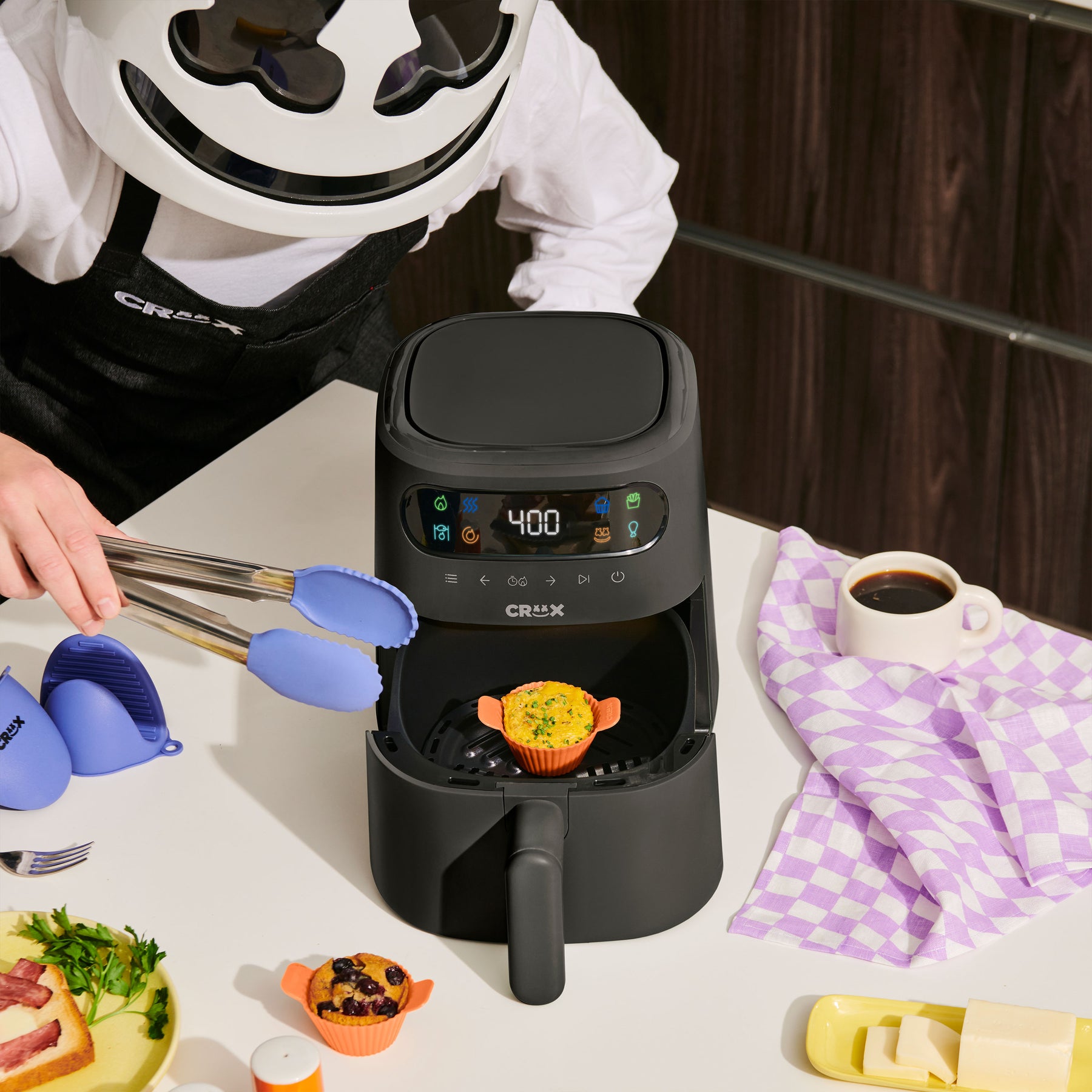  CRUX x Marshmello 8.0 QT Digital Air Fryer with TurboCrisp  Technology, Touch Screen Temperature Control, Timer and Auto Shut-off,  Fully Programmable, White : Home & Kitchen